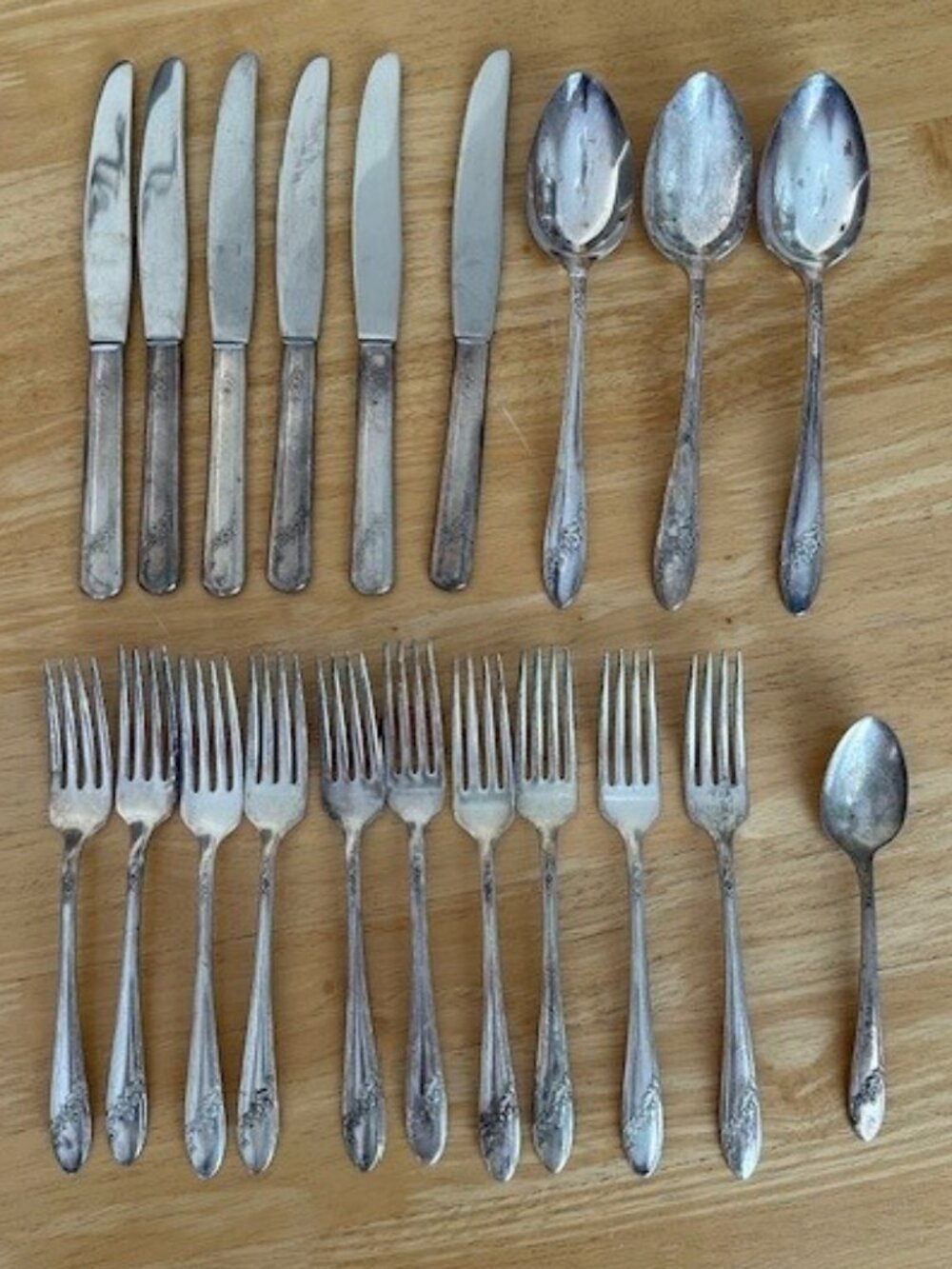 Vintage 1946 Oneida Community Tudor Plate Silverware Queen Bess II Pattern